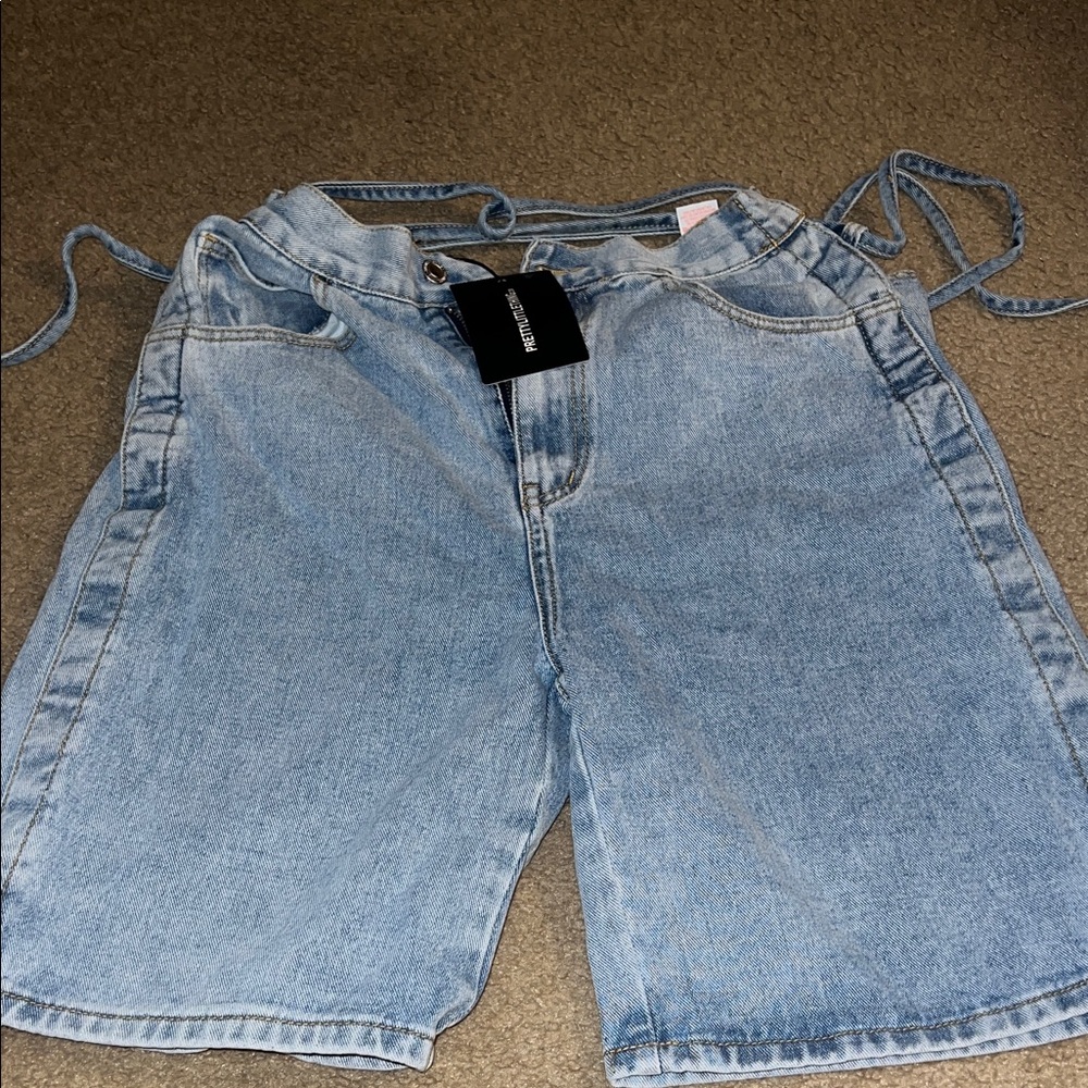 PrettyLittleThing Washed Blue Denim Shorts